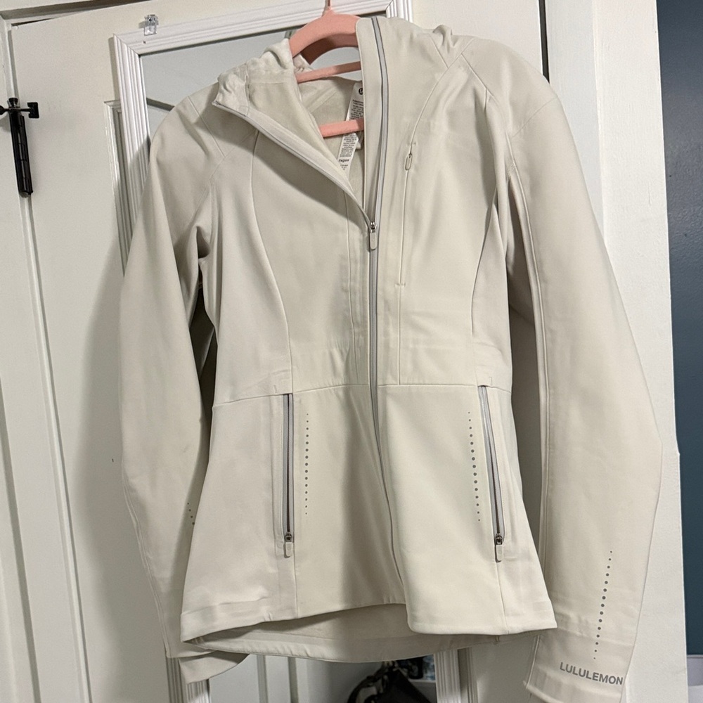 Lululemon Athletica Women's cross chill jacket